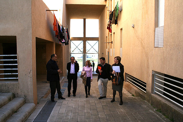 La subdirectora del Instituto de Vivienda y Suelo visita las viviendas sociales de Cehegín - 2, Foto 2