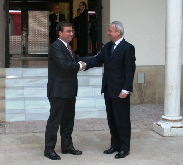 Valcárcel y Fernández Vara reivindican en Murcia “coherencia y solidaridad” en las cuestiones de Estado - 3, Foto 3
