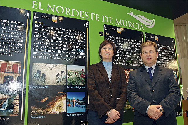 La concejal de Turismo destaca el apoyo de los colectivos festeros y la asociación Ruta del Vino en turismur 2009 - 1, Foto 1