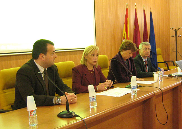 Reverte aboga por una “especial implicación” de la Policía Local en los casos de violencia de género - 1, Foto 1