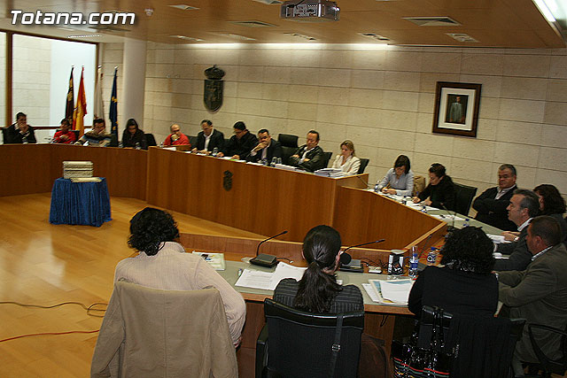 El ayuntamiento de Totana exige a Bermejo que abandone su acta de diputado, Foto 1