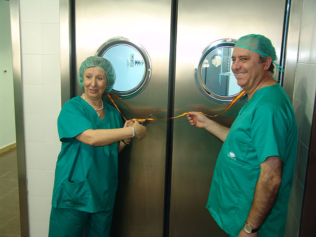 Palacios inaugura un quirófano, un sistema robótico para el Laboratorio y una Resonancia de última generación en el Hospital de Cieza - 2, Foto 2