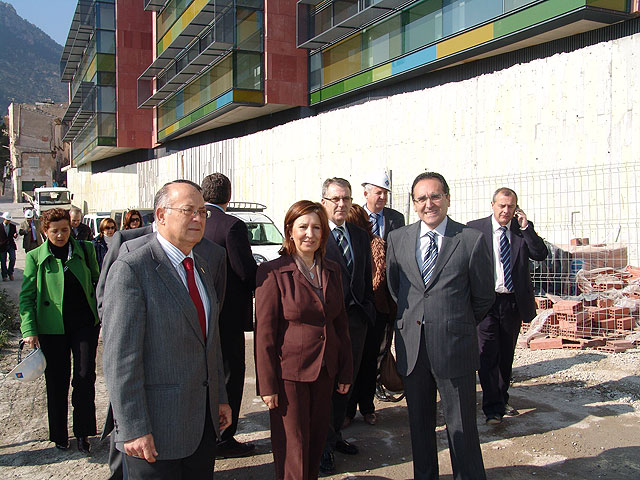 Palacios inaugura un quirófano, un sistema robótico para el Laboratorio y una Resonancia de última generación en el Hospital de Cieza - 4, Foto 4