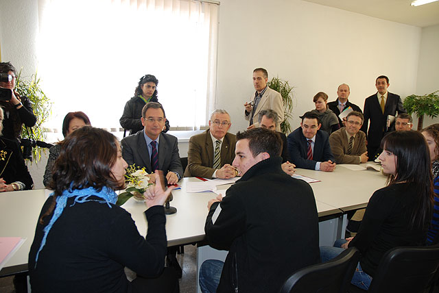 Política Social colabora en la formación universitaria de personas con discapacidad auditiva - 2, Foto 2