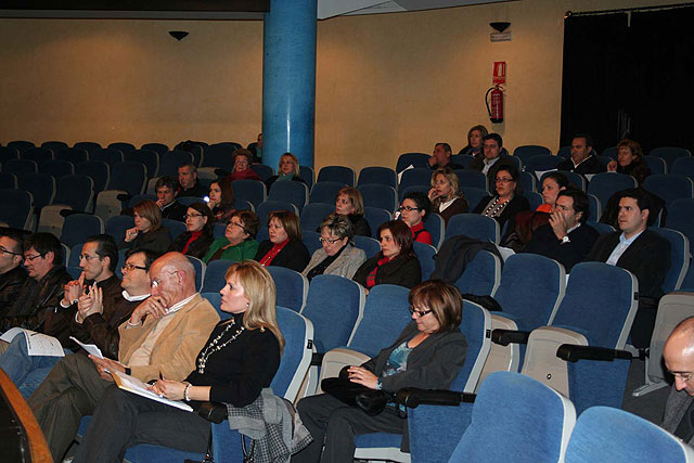 El Director General de Comercio se reune con los comerciantes que participaran en el I Outlet de Alcantarilla - 3, Foto 3