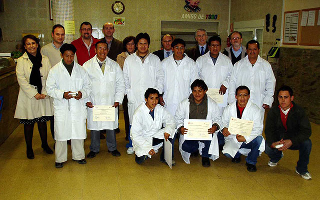 Quince alumnos ecuatorianos se forman en un curso de electricidad y montajes eléctricos - 1, Foto 1
