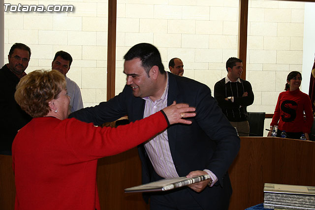 La corporacin municipal realiza un reconocimiento pblico a un total de doce trabajadores del ayuntamiento de Totana, durante la sesin plenaria - 6