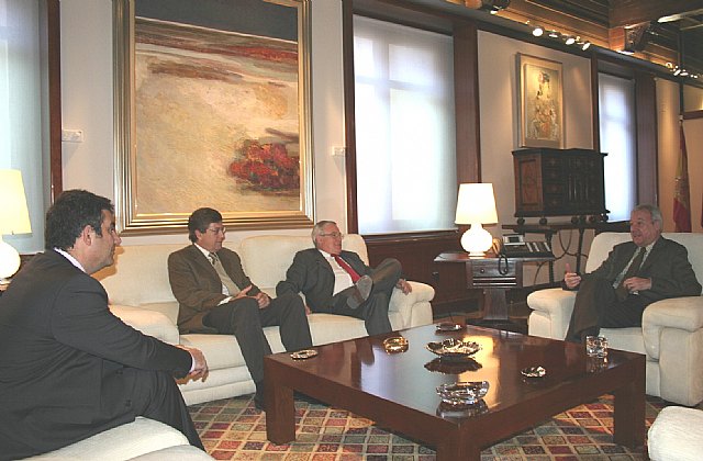 Valcárcel se compromete revisar el convenio entre el SMS y la UCAM para el uso del Morales Meseguer - 2, Foto 2