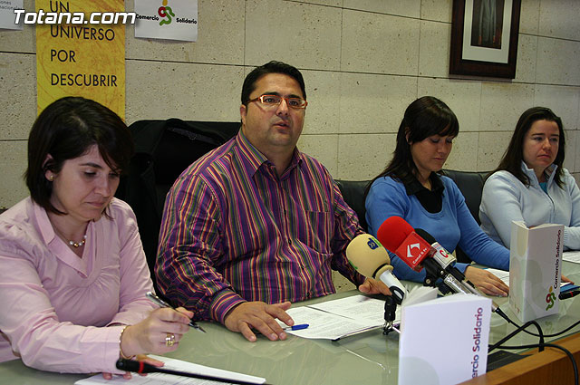 Presentan la reapertura del Servicio de Voluntariado y la nueva edición del libro “Comercio Solidario”, Foto 1