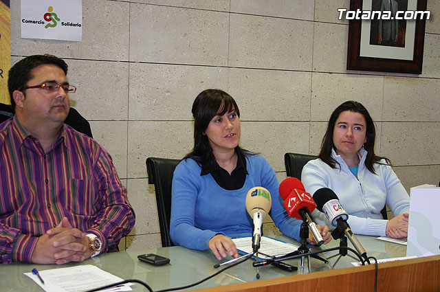 Presentan la reapertura del Servicio de Voluntariado y la nueva edición del libro “Comercio Solidario”, Foto 4