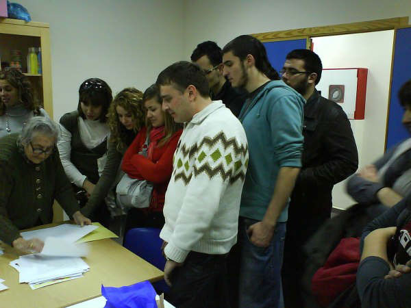 Varios estudiantes del Modulo Superior de Integración Social de Lorca visitan el Centro de Estancias Diurnas de la localidad, Foto 2