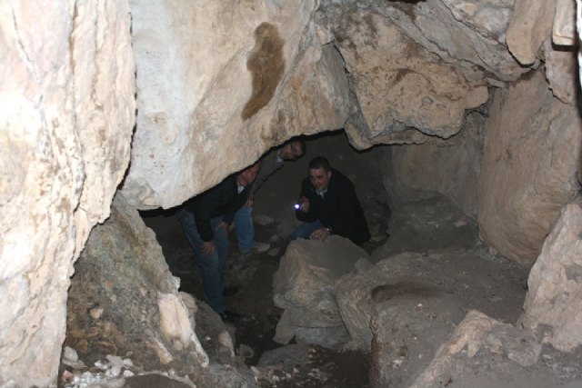 Turismo pide una subvención para poner en valor las pinturas rupestres de la Peña Rubia - 1, Foto 1