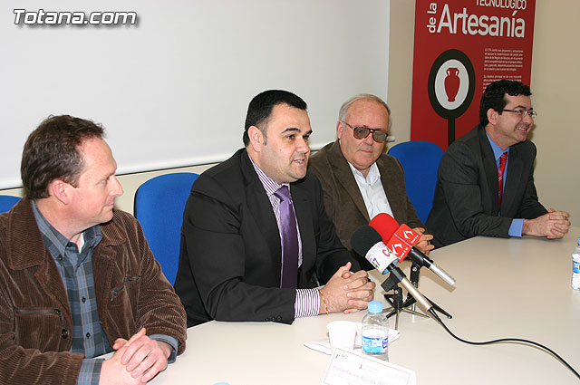 Presentado el programa de ayudas Info Financiacin 2009 en el Centro Tecnolgico de la Artesana - 23