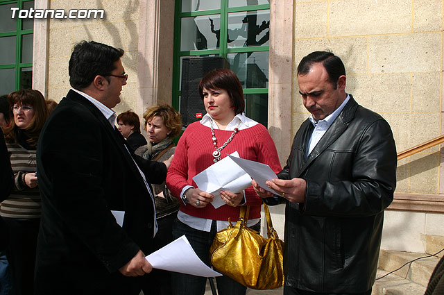 Totana se suma a la conmemoracin del “Da Mundial de las Enfermedades Raras” con una concentracin en la que se ha procedido a la lectura del manifiesto “Por un pacto de todos” - 1