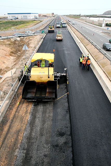 Los conductores de la autovía del Mar Menor estrenan firme antideslizante - 1, Foto 1