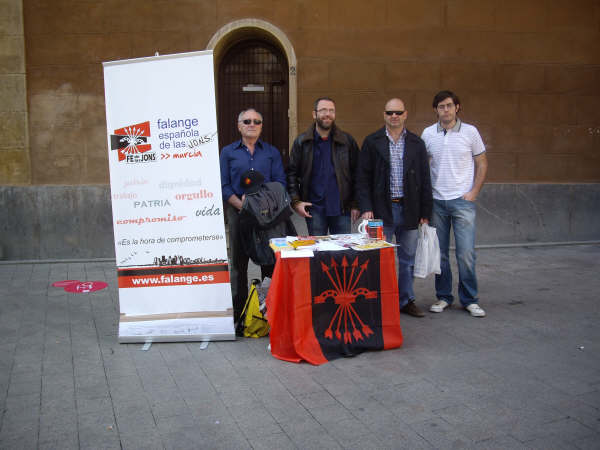 Falange Española de las JONS de Murcia instaló una mesa informativa en la plaza de Sto. Domingo - 2, Foto 2