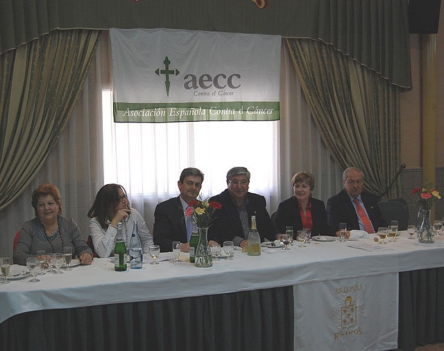 Unas cuatrocientas personas asisten a la comida benéfica contra el Cáncer - 1, Foto 1