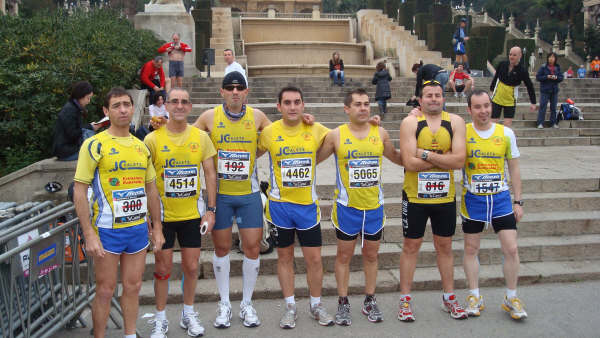 Todos los miembros del Club Atletismo Totana finalizan la maratón de Barcelona por debajo de las 4 horas, Foto 1