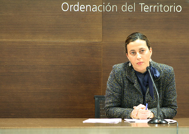 Obras Públicas destina 275.000 euros para mejorar la accesibilidad de las personas con discapacidad al transporte público de viajeros - 1, Foto 1