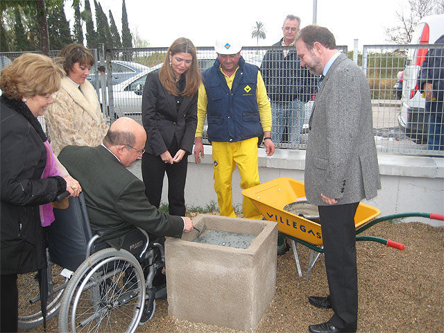El CEIP Juan Carlos I de Llano de Brujas contará con cuatro nuevas unidades de infantil y una pista de baloncesto y un espacio de recreo - 1, Foto 1