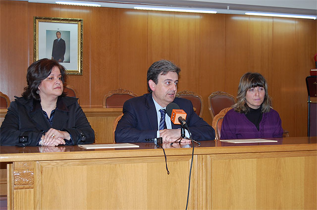 Entrega de diplomas a los integrantes del Taller de Empleo - 2, Foto 2