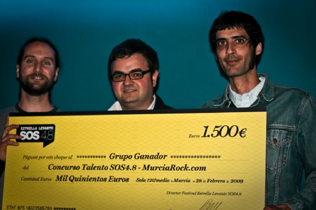 Estudiante Larry y Noise Box, ganadores del 1er concurso talento SOS4.8 - 1, Foto 1
