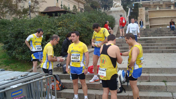 Todos los miembros del Club Atletismo Totana finalizan la maratn de Barcelona por debajo de las 4 horas - 26
