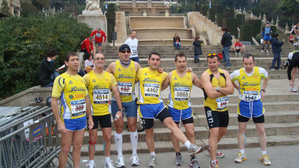 Todos los miembros del Club Atletismo Totana finalizan la maratn de Barcelona por debajo de las 4 horas - 29