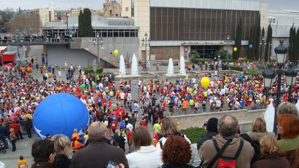 Todos los miembros del Club Atletismo Totana finalizan la maratn de Barcelona por debajo de las 4 horas - 33