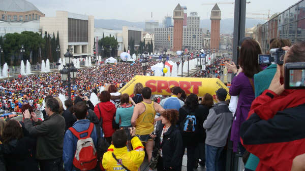 Todos los miembros del Club Atletismo Totana finalizan la maratn de Barcelona por debajo de las 4 horas - 36