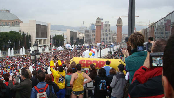 Todos los miembros del Club Atletismo Totana finalizan la maratn de Barcelona por debajo de las 4 horas - 37