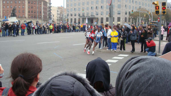 Todos los miembros del Club Atletismo Totana finalizan la maratn de Barcelona por debajo de las 4 horas - 39