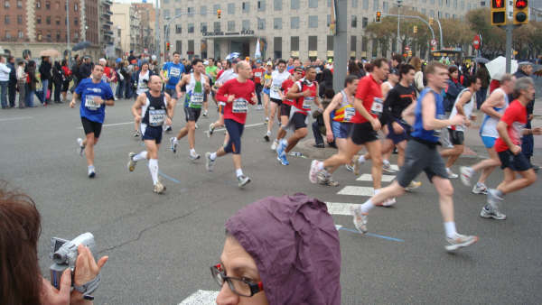 Todos los miembros del Club Atletismo Totana finalizan la maratn de Barcelona por debajo de las 4 horas - 43