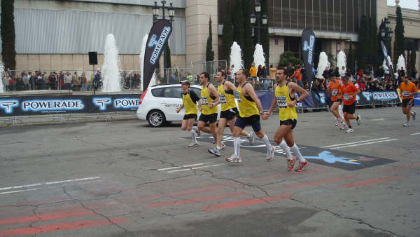 Todos los miembros del Club Atletismo Totana finalizan la maratn de Barcelona por debajo de las 4 horas - 55