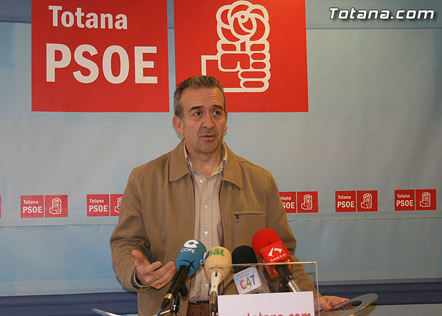 El PSOE de Totana promueve iniciativas para que el Gobierno de España contribuya a resolver la deuda de los ayuntamientos con los proveedores - 1, Foto 1
