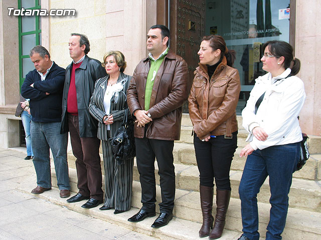 Totana condena la violencia de género a través de la concentración silenciosa en el Miércoles Blanco”, Foto 1