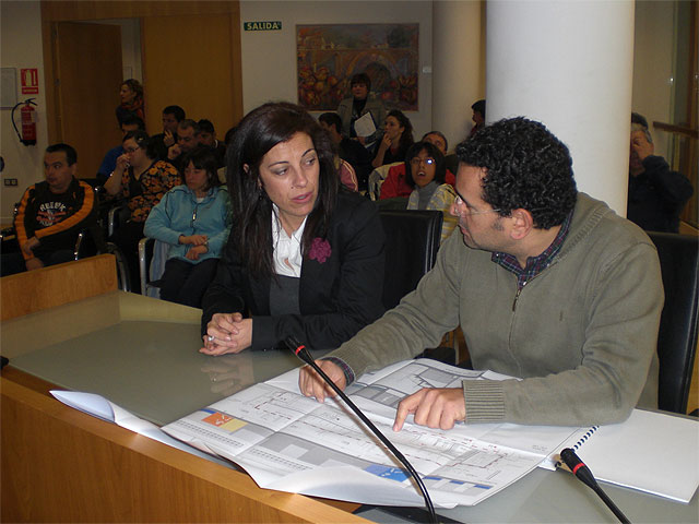 Los alumnos del Aula Ocupacional y los usuarios del Centro Ocupacional “José Moyá” participan en el “Proyecto Libro”, Foto 3