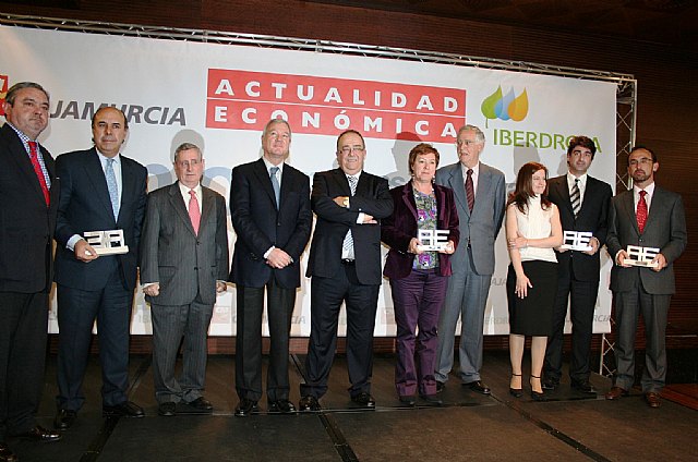 Valcárcel entrega los premios al Éxito Empresarial en la Región de la revista ‘Actualidad Económica’ - 1, Foto 1