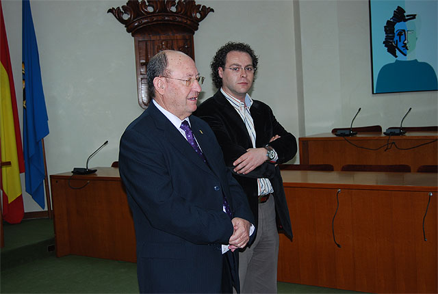 El Saln de Plenos de la localidad acoge varios estudiantes de Canad que estn dentro del programa de intercambio, Foto 2