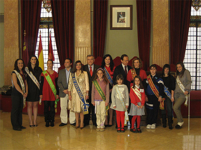 El Alcalde recibe a las 11 candidatas a Abanderada de la Fiesta de Moros y Cristianos - 1, Foto 1