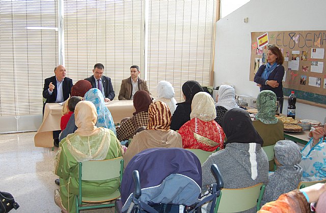 Radio Ecca Fundación acerca el 8 de marzo a las madres magrebíes del CEIP “Los Rosales” - 1, Foto 1