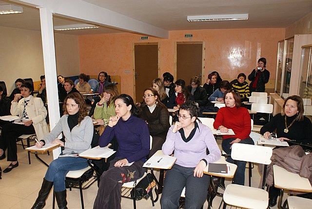 Más de una veintena de mujeres empresarias asisten a la presentación del programa Coaching Tecnológico en Puerto Lumbreras - 2, Foto 2