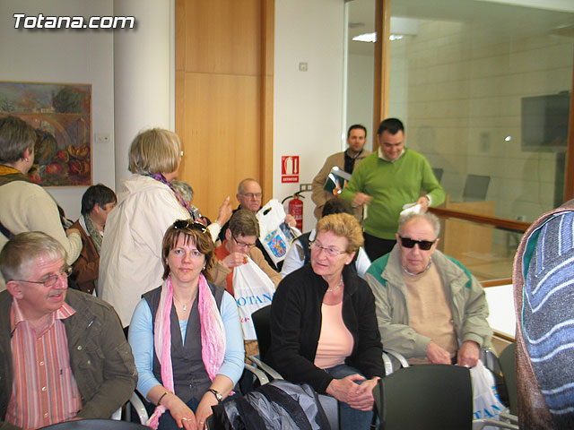 Autoridades municipales reciben en el ayuntamiento a medio centenar de profesores, tcnicos y agricultores alemanes - 9