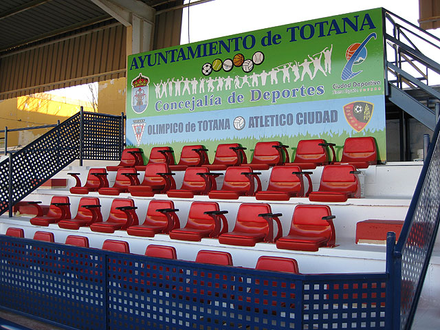 El Estadio Juan Cayuela estrenará una grada supletoria y un palco para directivos y autoridades, Foto 1