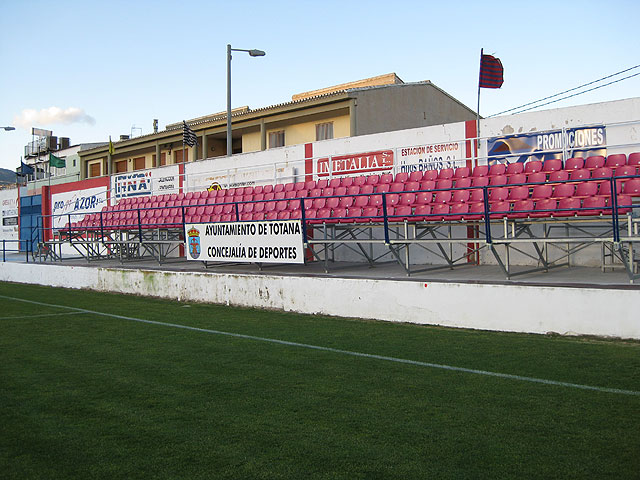 El Estadio Juan Cayuela estrenará una grada supletoria y un palco para directivos y autoridades, Foto 2