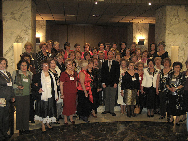 Las 37 candidatas a Reina de los Mayores 2009 comparten un desayuno con el Alcalde antes de iniciar su jornada de convivencia en Cartagena - 1, Foto 1