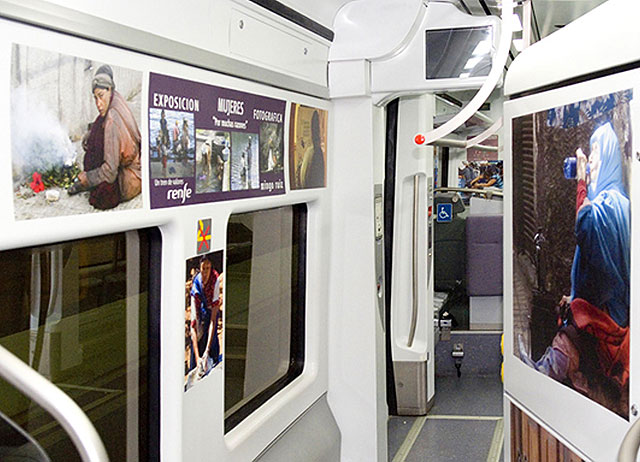 Renfe exhibe en el interior de los trenes de cercanías que unen Murcia y Alicante una exposición fotográfica con motivo  del “Día Internacional de la mujer“ - 2, Foto 2