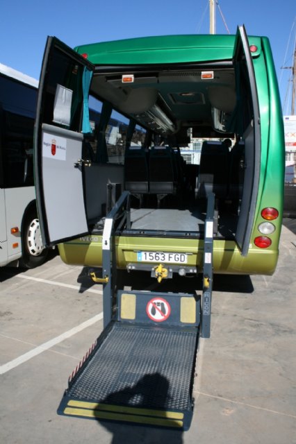 Obras Públicas subvenciona la adquisición de vehículos adaptados para personas con movilidad reducida - 1, Foto 1