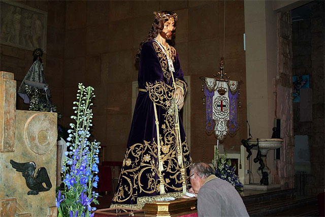 Alcantarilla celebró el tradicional besapié al Cristo de Medinaceli - 2, Foto 2