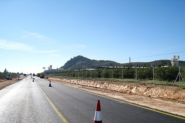 Obras Públicas trabaja en la eliminación de un punto negro en la carretera que va de Cobatillas a Venta Collares - 2, Foto 2